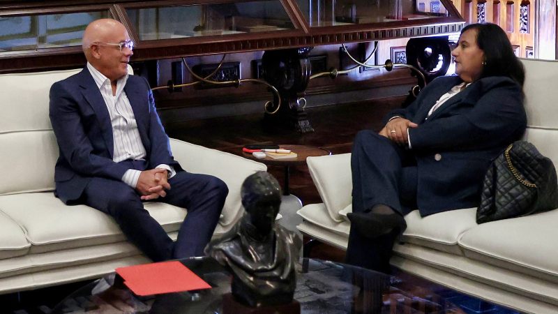 Chavismo y oposición se vuelven a sentar 'en la misma mesa' +COMUNICADO