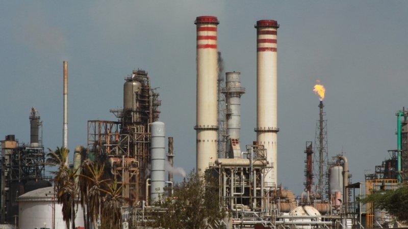 Anuncian cierre temporal de la refinería El Palito: estas son las razones
