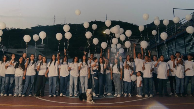 July y Naoh convierten la solidaridad en música con 'Segundos' +VIDEO