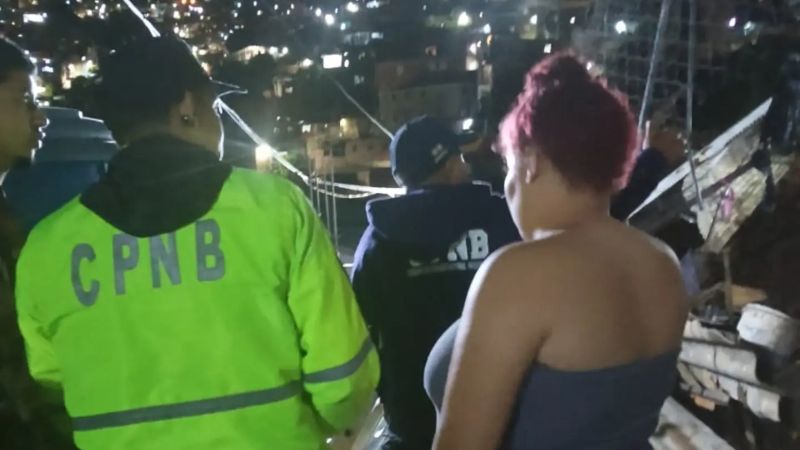 Colapsó vivienda en Caracas tras fuerte sismo de esta madrugada: 18 de agosto +FOTOS