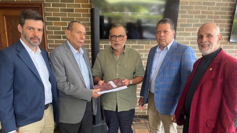Directivos de los diarios La Voz y La Región acuden a mesa de diálogo en Venezuela