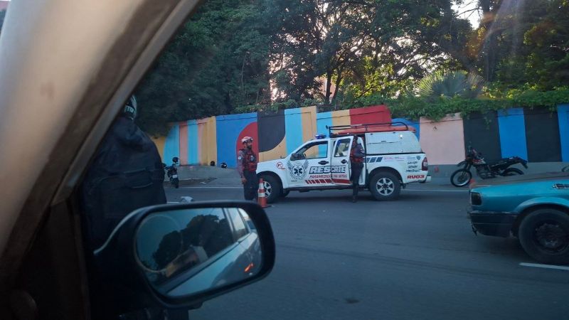 Hallan cadáver a la altura de El Paraíso en la autopista Francisco Fajardo